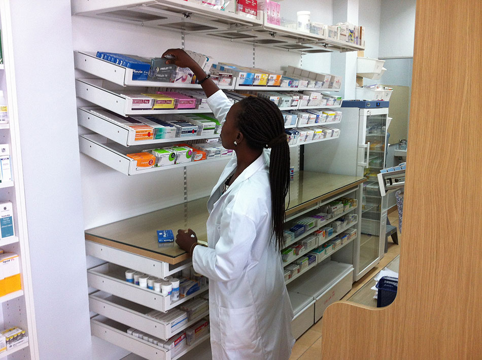 Y-Series Pharmacy Pullout Shelves